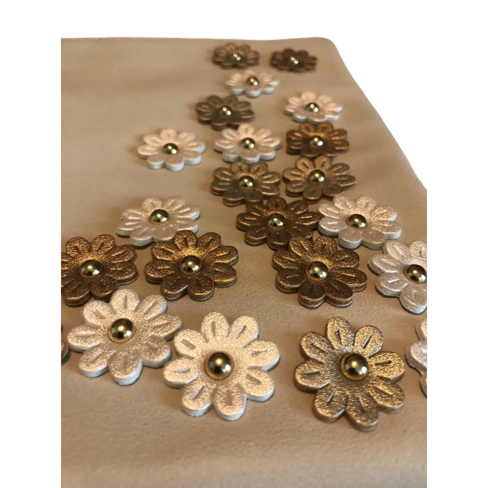 Imoshion Oversized Wristlet Clutch Floral Appliques